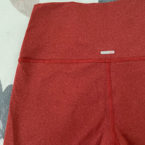 Aerie Chill Play Move bike shorts rust - Picture 6 of 9